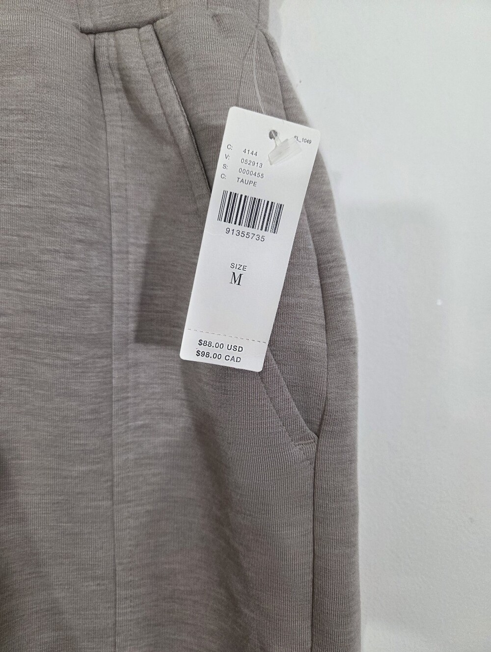 NWT Varley x Anthropologie Atrium High Rise Short Doublesoft Taupe Size Medium - Picture 3 of 11